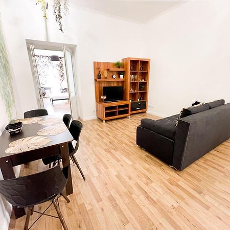 Charming Apartments In The Heart Of Lviv - Valova, Nasypna Str Esterno foto