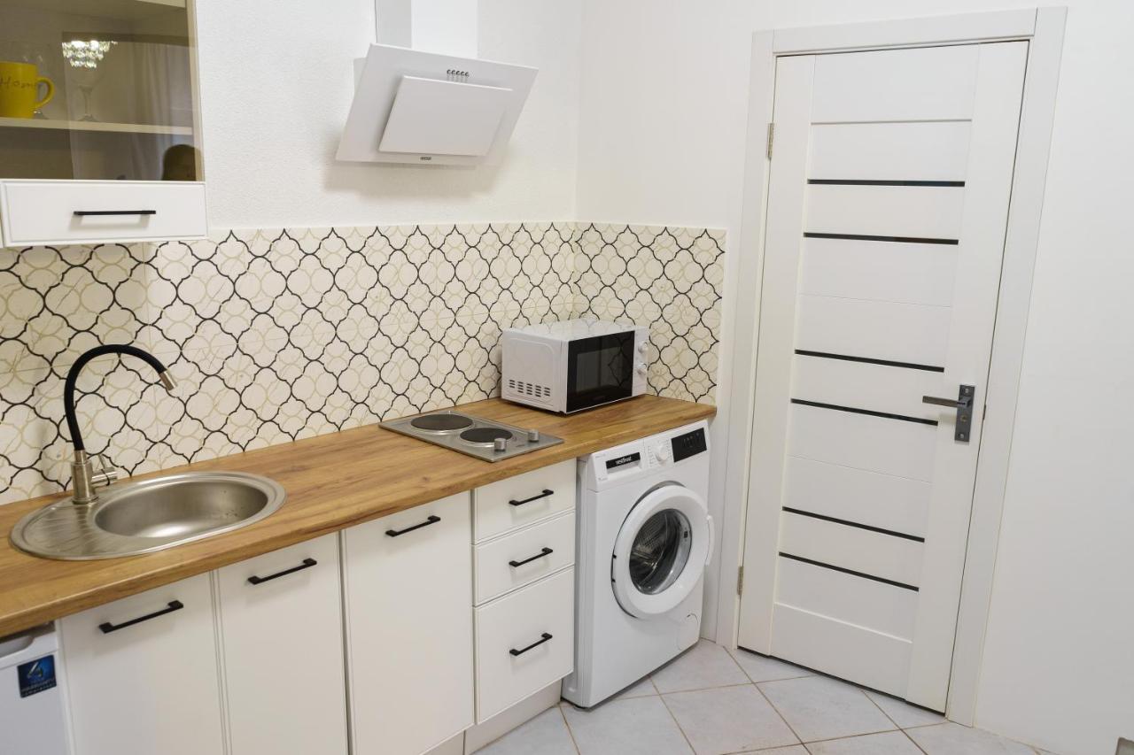 Charming Apartments In The Heart Of Lviv - Valova, Nasypna Str Esterno foto